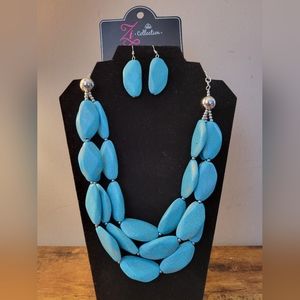 BEAUTIFUL BLUE/GOLD 3 LAYERED CRACKLED STONE STATEMENT PIECE